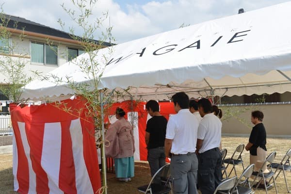 有限会社 亀山工務店様 イベント集会テント(定番品)軒高200cmで設営した事例