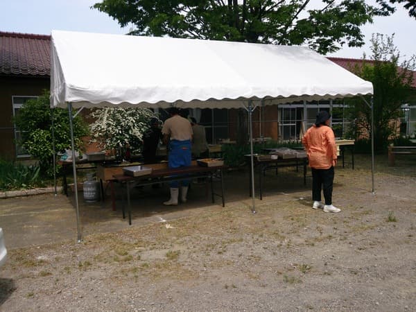 ヤマギシズム生活岡部実顕地様 イベント集会テント(定番品)軒高200cmで設営した事例