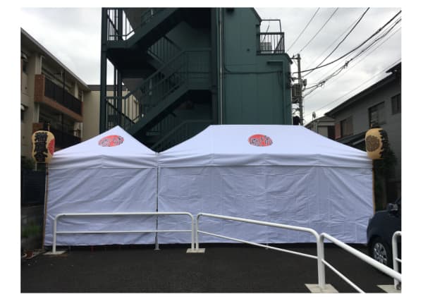 祭師 瑞鳳會様 かんたんてんと3(スチール&アルミ複合)で設営した事例